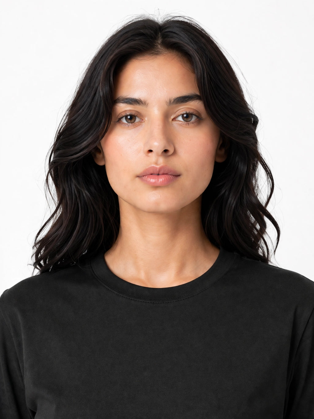 BLACK - REGULAR FIT TSHIRT