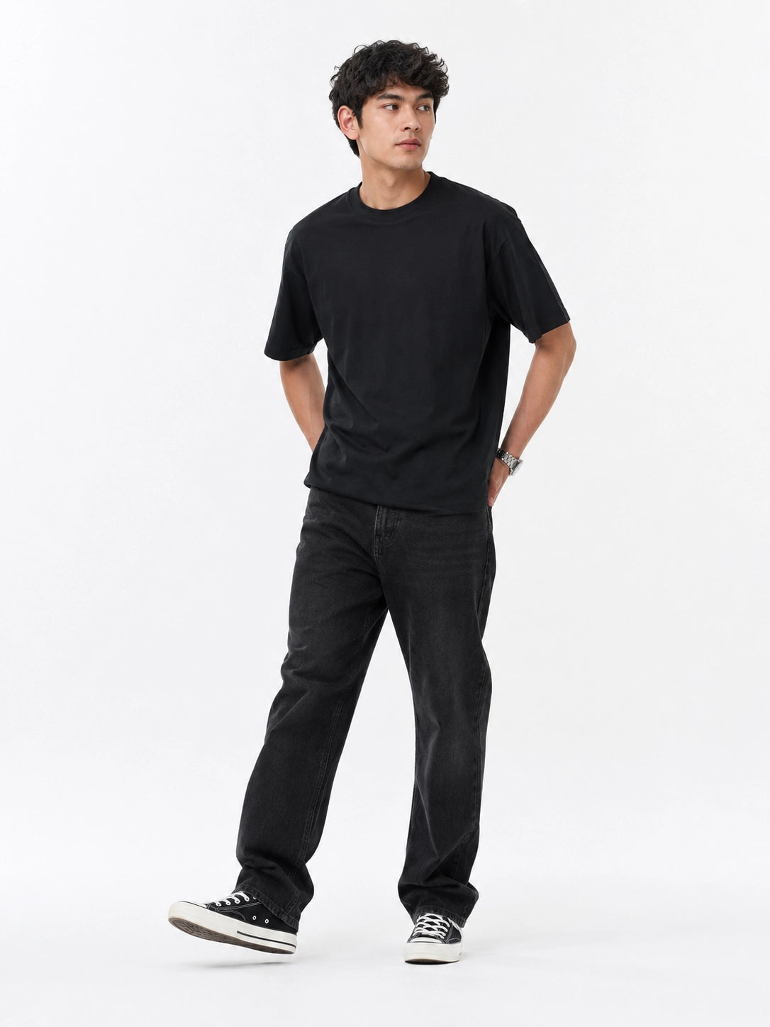 BLACK - OVERSIZED CLASSIC T-SHIRT
