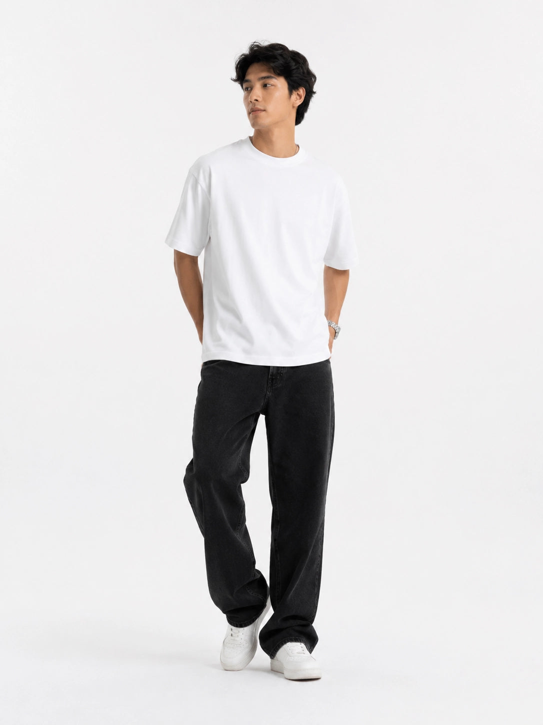 WHITE - OVERSIZED CLASSIC T-SHIRT