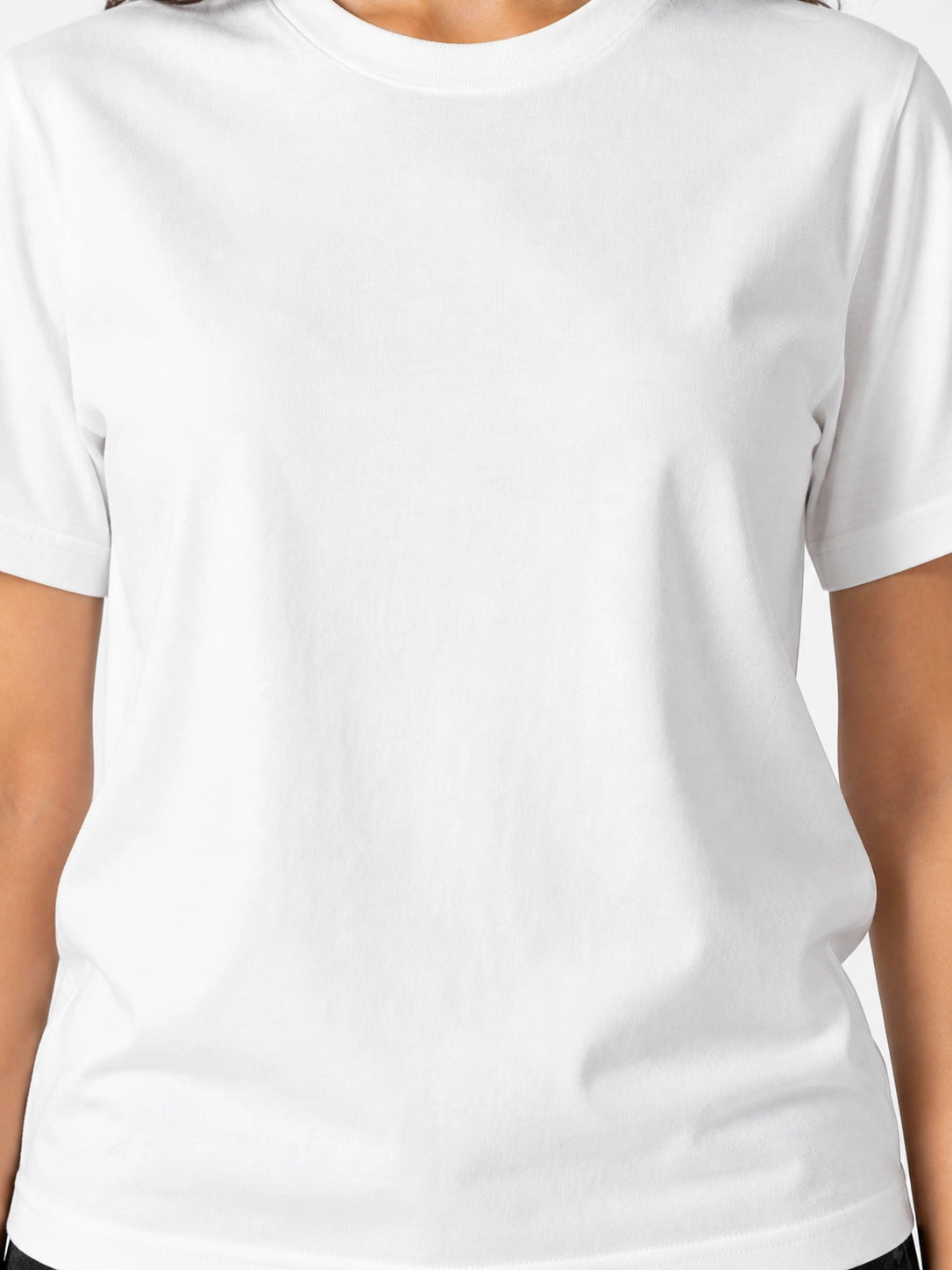 WHITE - REGULAR FIT TSHIRT