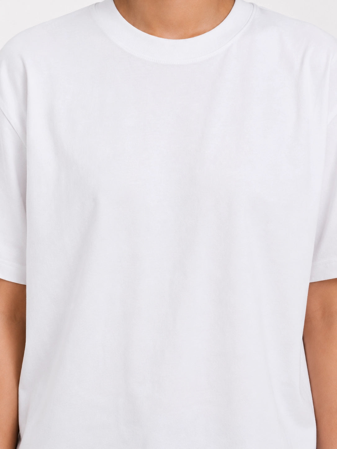 WHITE - OVERSIZED TSHIRT