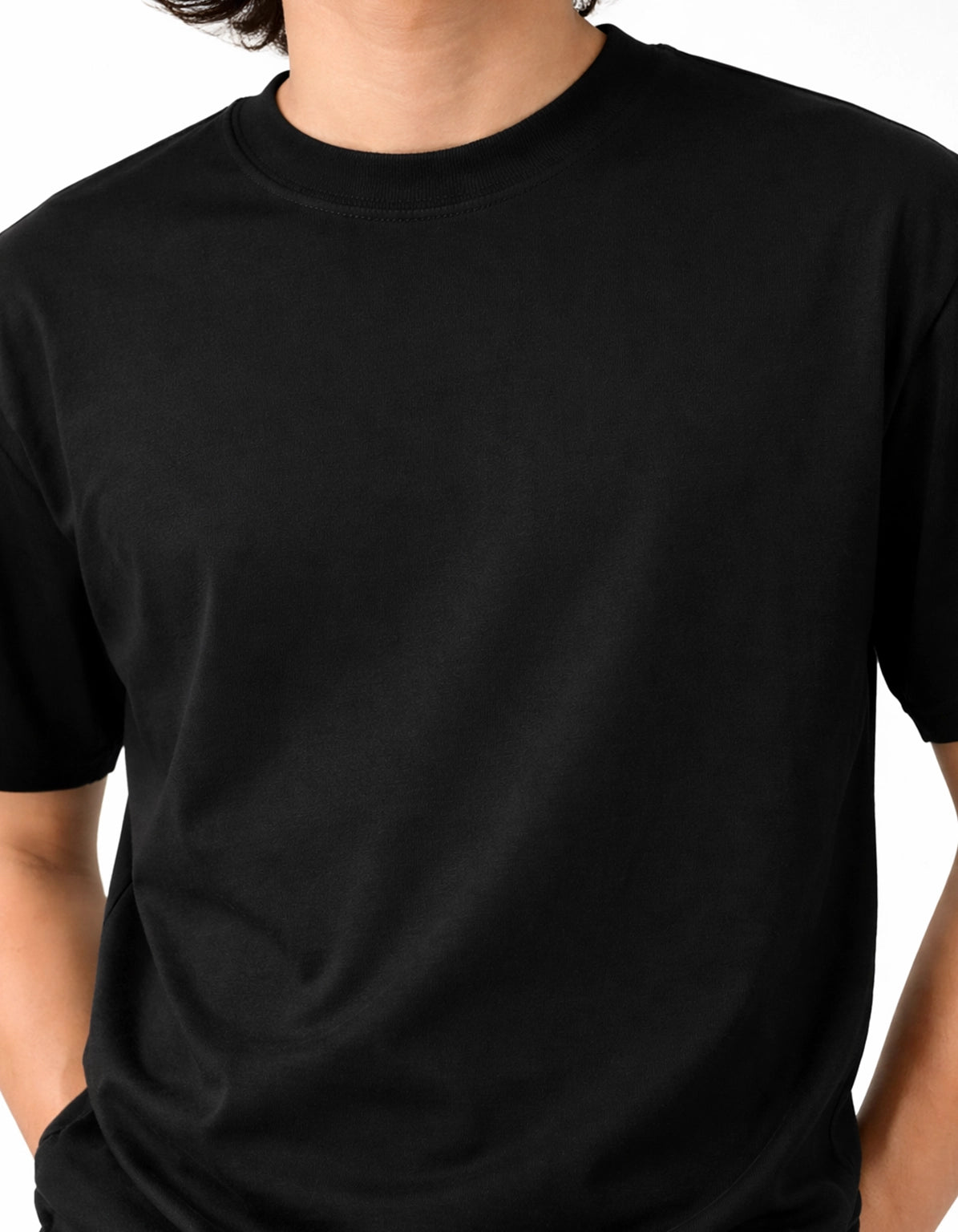 BLACK - OVERSIZED TSHIRT