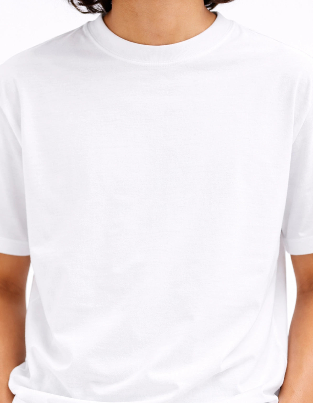 WHITE - OVERSIZED TSHIRT